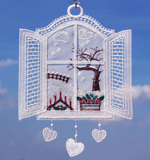 Fensterrahmen mit Lichterbogen